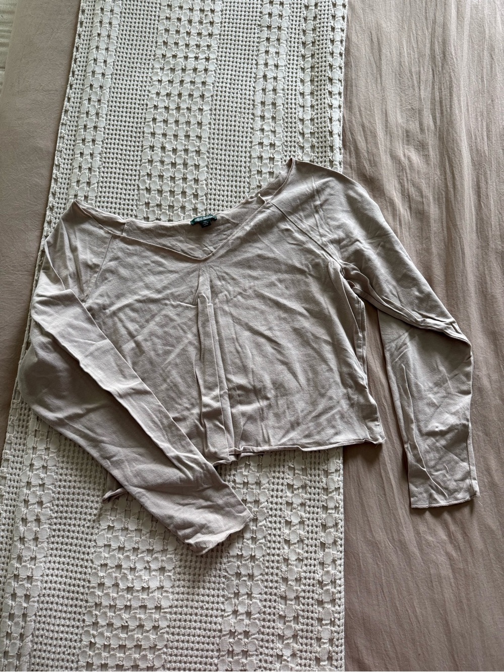 wild‎ fable Light Beige V-Neck Long Sleeve Crop Top